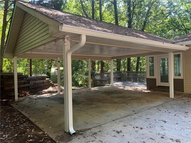 Building Photo - 2429 Thompson Mill Rd