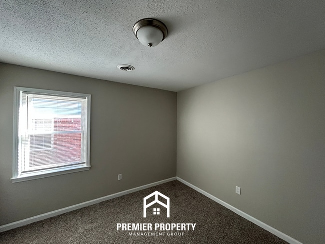 Building Photo - Spacious 3BR Southaven Home w/ Sunroom, Hardwood Floors & Fenced Yard & Near Schools