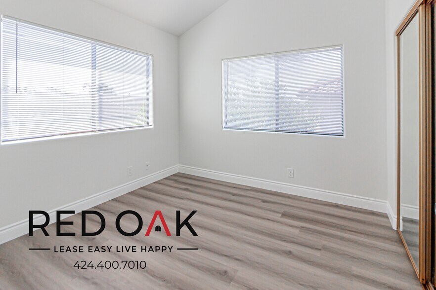 Building Photo - 1250 W Gardena Blvd