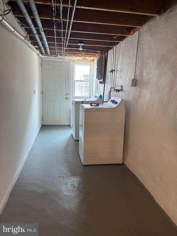 Building Photo - 7150 Radbourne Rd