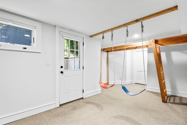 Building Photo - 6 Summit Ave