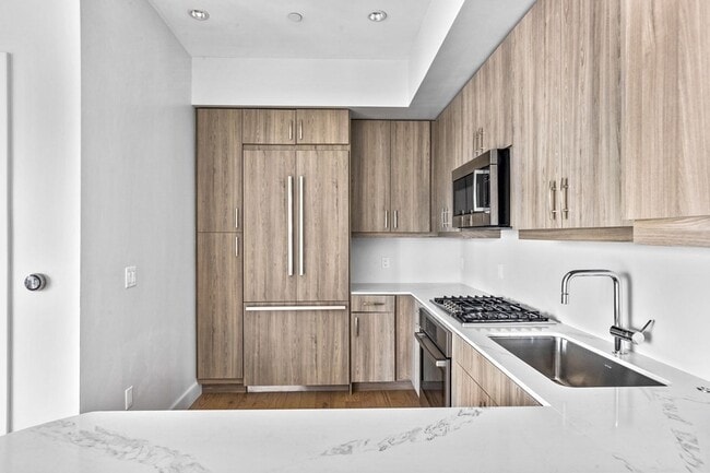 Building Photo - 10 Shipyard Dr