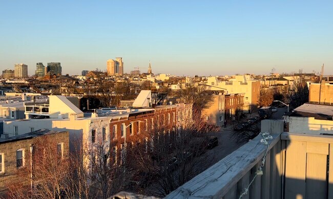 Rooftop deck - 1 E Randall St