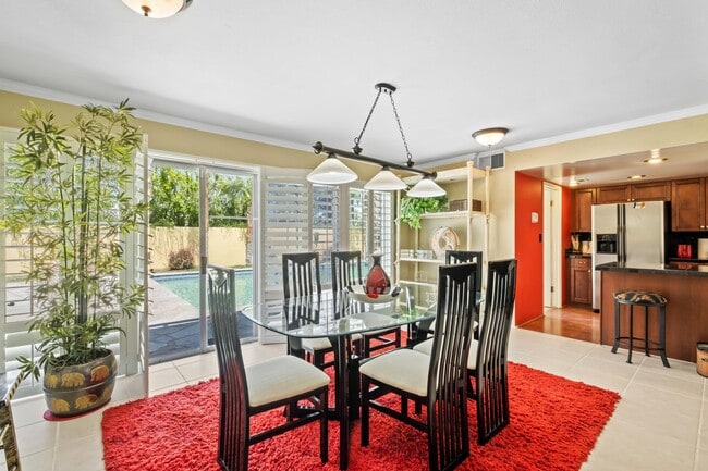 Building Photo - 74460 Fairway Dr