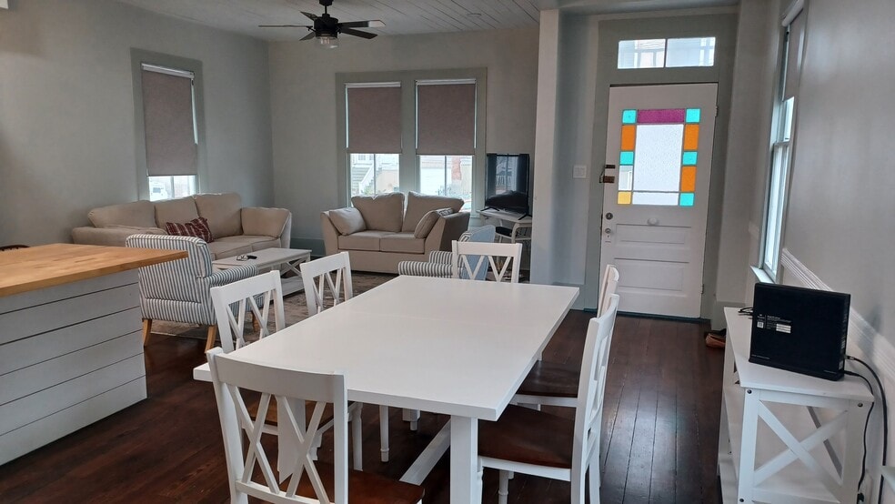 Building Photo - 514 17th St