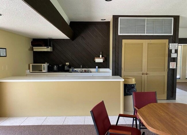 Building Photo - 225 Caryl Way
