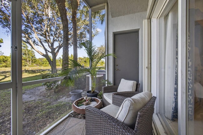 Building Photo - 3055 Grandiflora Dr