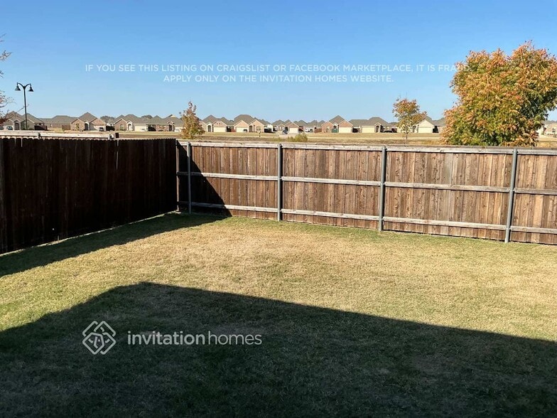 Building Photo - 512 Autumnwood Way