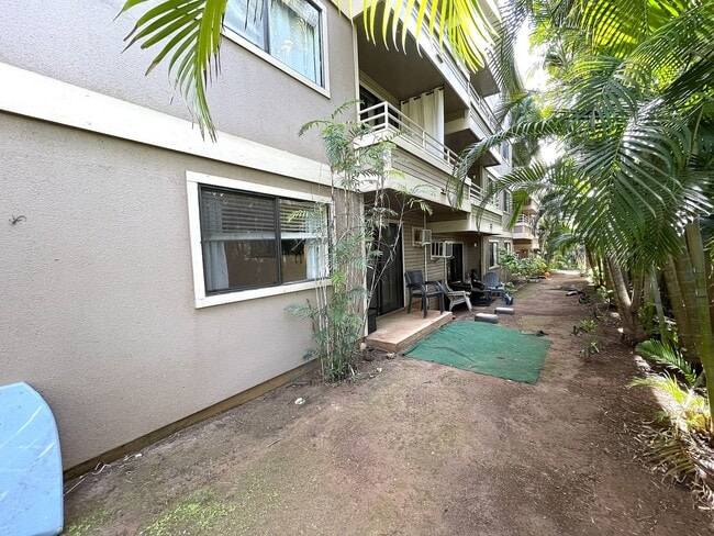Building Photo - Kihei Shores - Furnished 2 Bed/2Bath Condo - Pool and Hot Tub - 2 Parking Spaces
