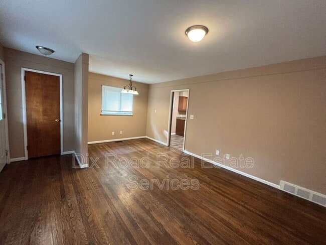 Building Photo - 5441 Bayside Dr