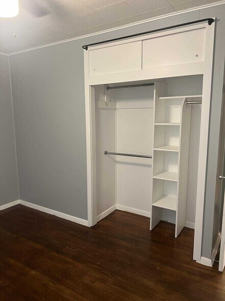 Primary Photo - 3895 Quincy Ave