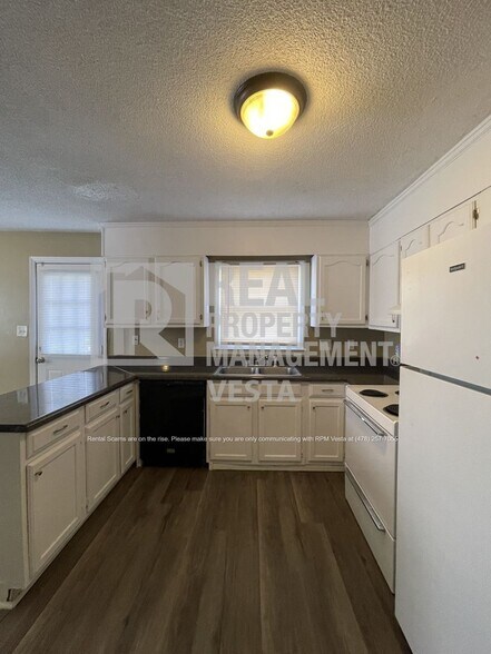 Building Photo - 1177 Sandy Beach Dr