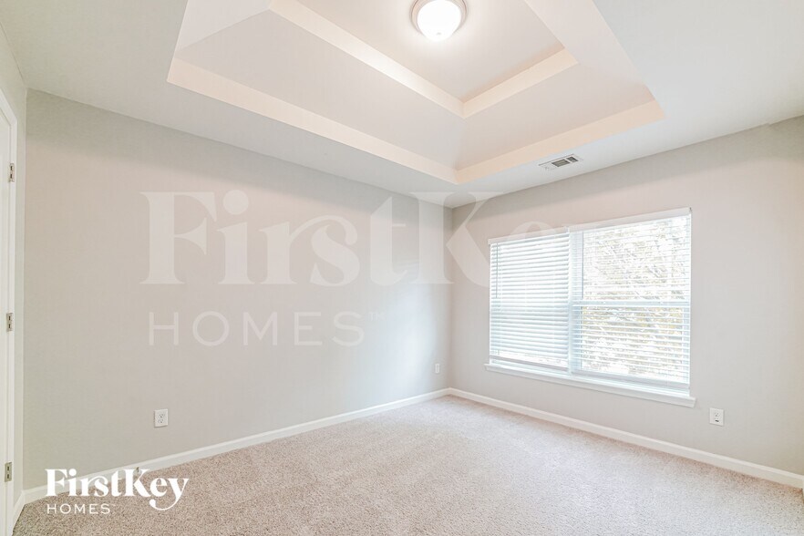 Building Photo - 76 Torero Trail