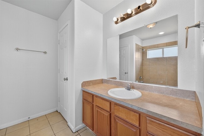 Building Photo - 8002 Colonial Ln