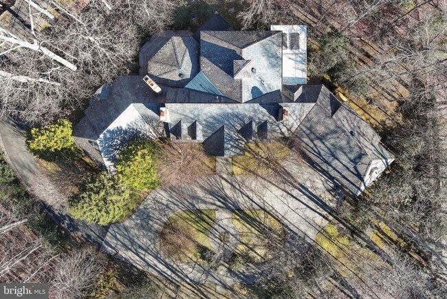 Building Photo - 8541 Old Dominion Dr