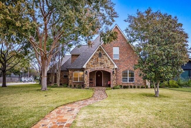 Primary Photo - 3744 W Biddison St