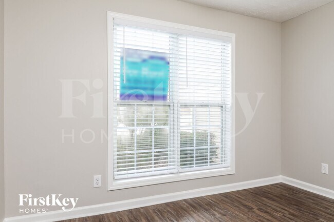 Building Photo - 1213 Lakeview Cove Dr