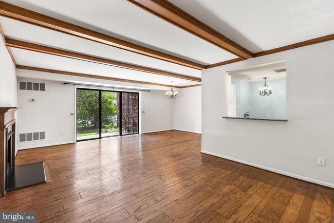 Building Photo - 403 Mountainview Dr