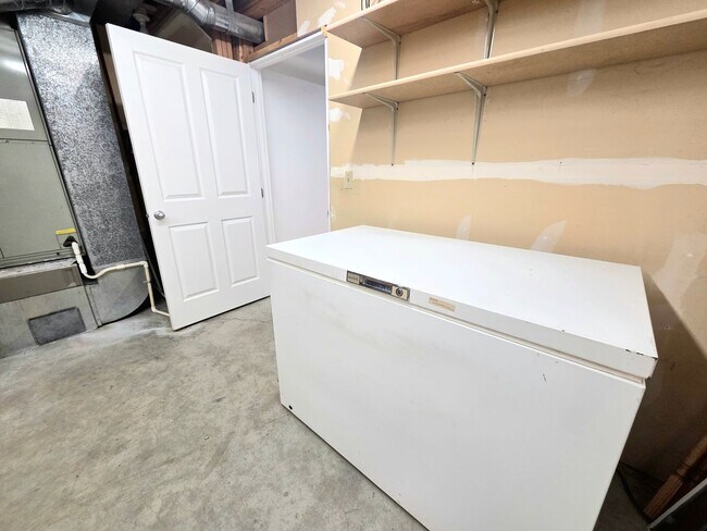 Building Photo - Grandiose Home on 1 Acre -- in East Wenatchee for Rent!!