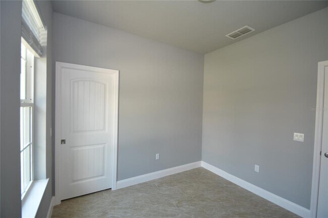 Building Photo - 1 Pontiac Ln