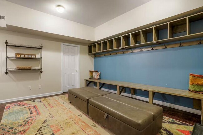 Building Photo - 552 Wapiti Ln