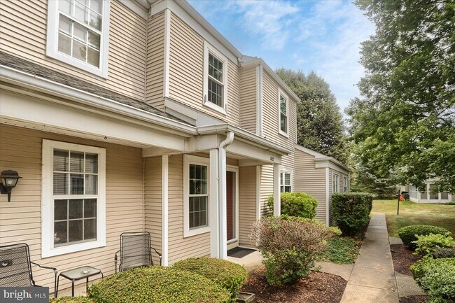 Building Photo - 802 Cambridge Ct