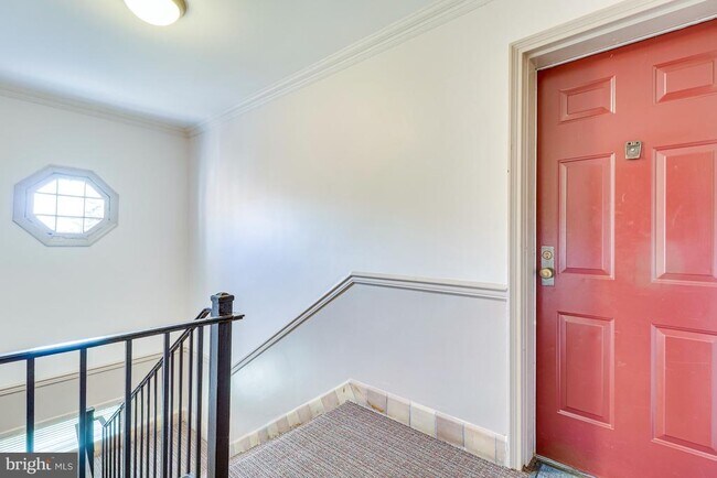 Building Photo - 1708 W Abingdon Dr