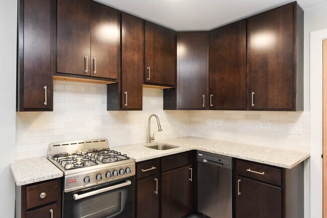 Building Photo - 450 W Barry Ave