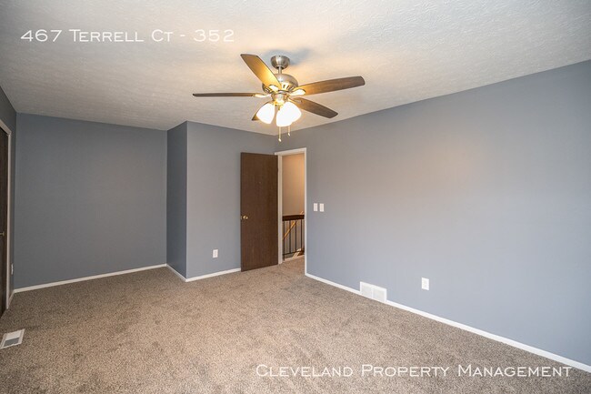 Building Photo - 2 Bedroom Richmond Hts Condo