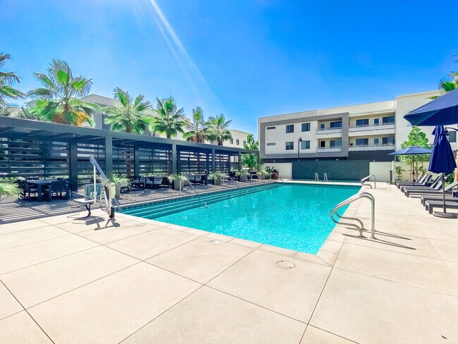 Building Photo - 1893 Union St