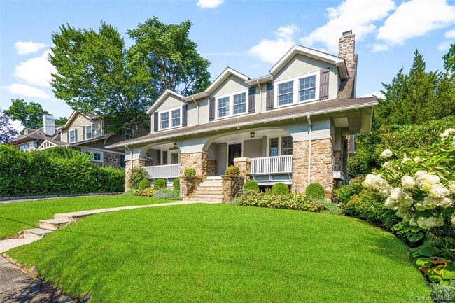 Building Photo - 6 Summit Ave