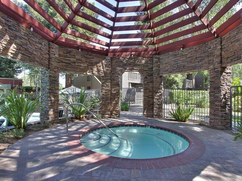 Building Photo - 923 Catkin Ct