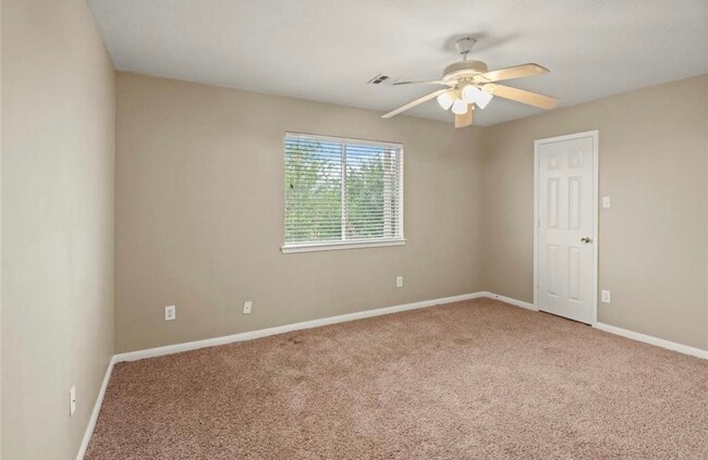 Building Photo - 10807 Oak Bayou Ln
