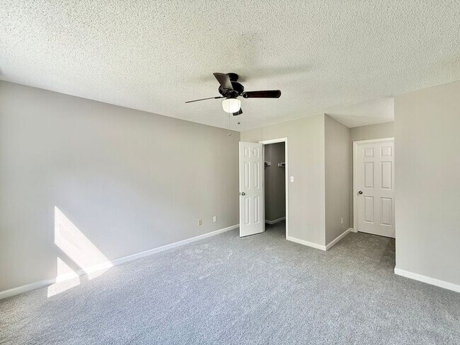 Building Photo - 825 Rawls Dr
