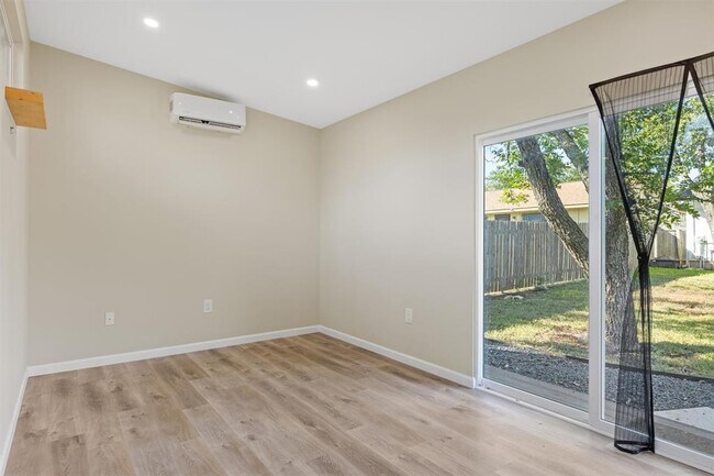 Building Photo - 7718 Croftwood Dr