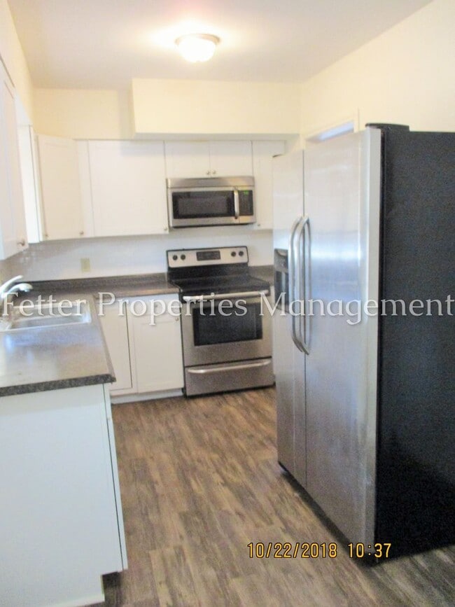 Building Photo - Summer Special! Half Off First Month's Rent!