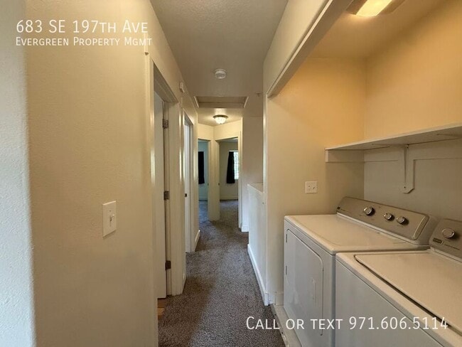 Building Photo - 683 SE 197th Ave