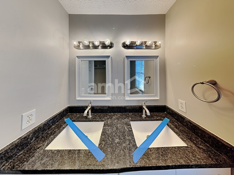 Building Photo - 421 Furman St