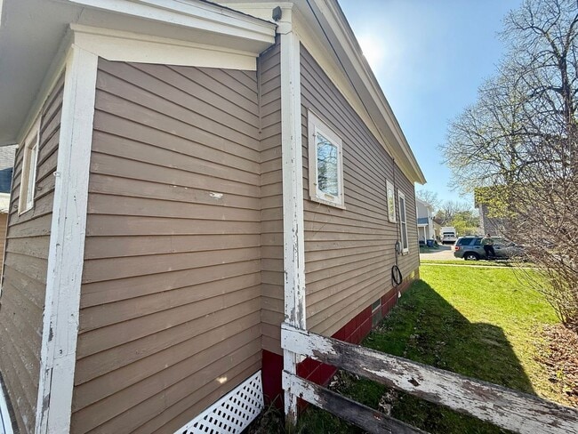 Building Photo - 3 Bed 1 Bath Single Family Home in Wausau