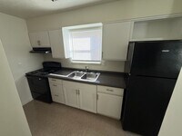 Building Photo - Discover your new home in a 1-BR, 1-BA apartment where convenience meets comfort.