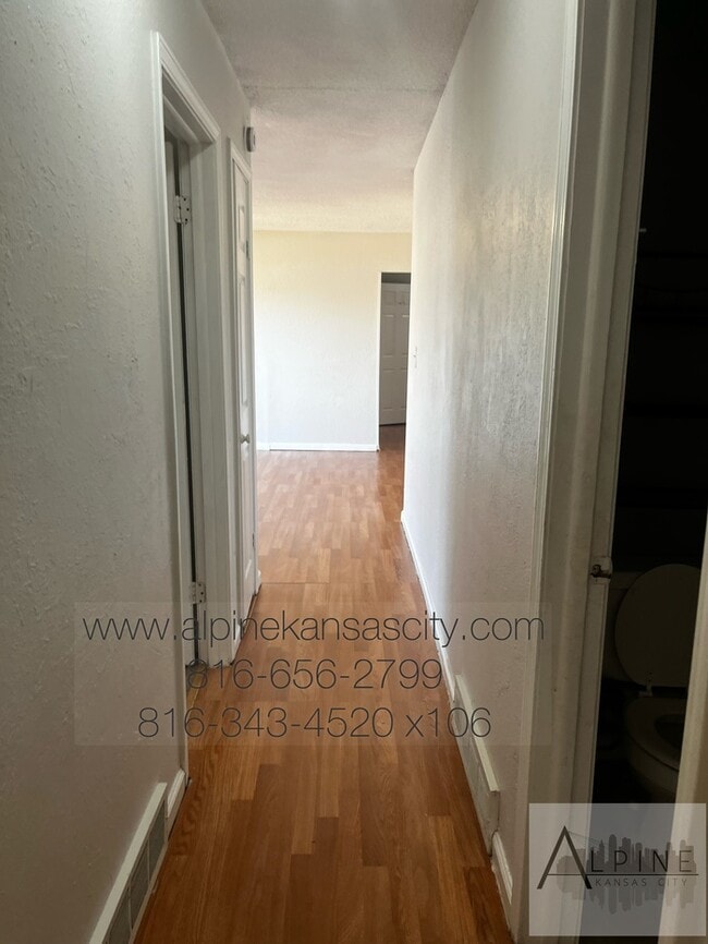 Building Photo - Spacious Vineyard Ranch, Fenced, Deck!