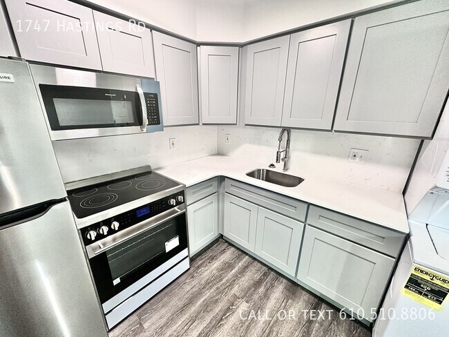 Building Photo - 1747 Hastings Rd