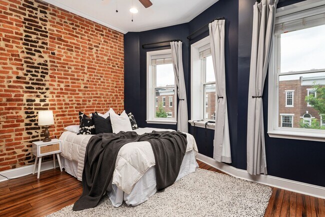 Building Photo - Gorgeous renovated home in Riverside Neigh...