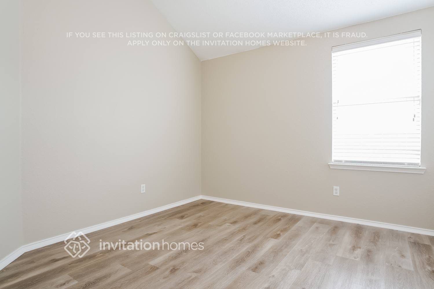 Building Photo - 9053 Trail Blazer Dr
