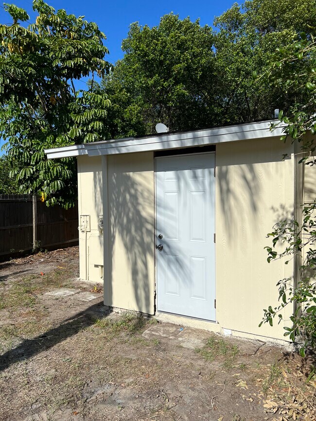 Building Photo - 612 Dogwood Ct