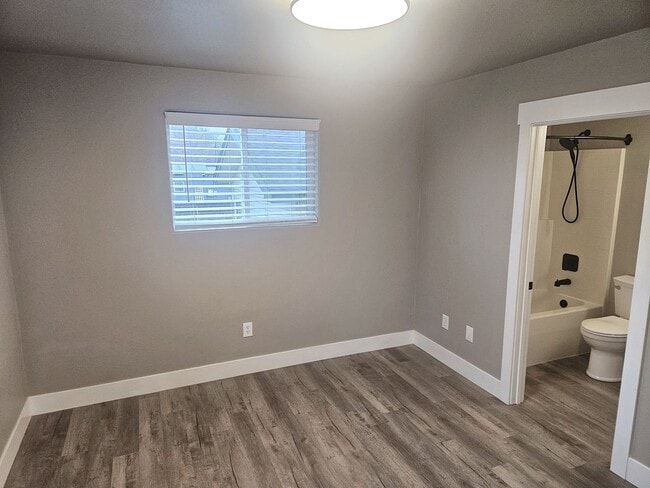 Building Photo - Newly Remodeled in Downtown Nampa