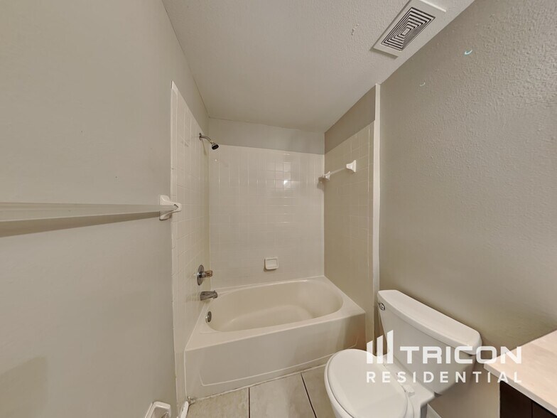 Building Photo - 12906 Brant Tree Dr