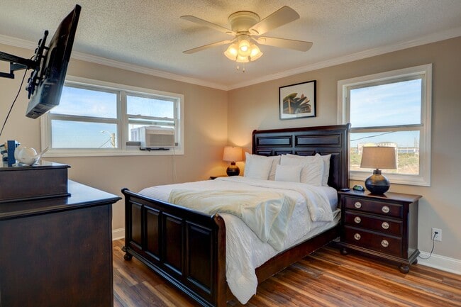 Building Photo - UNBELIEVEABLE VIEWS - Ocean Front OFF SEAS...