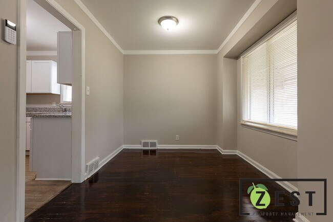 Building Photo - BEAUTIFUL 3 BEDROOM 1 BATH LOCATED IN HAPER WOODS MI 48225