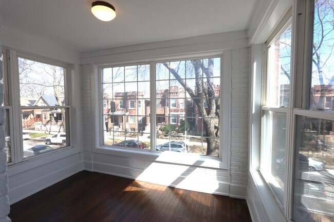 Building Photo - 4436 N Bernard St